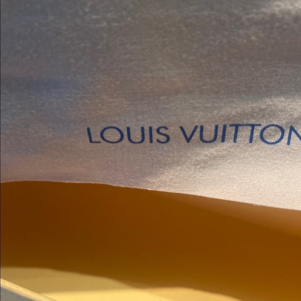 Louis Vuitton Black Sunglasses Modern Aviator Style - Picture 6 of 17